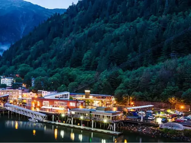 Hotels with Jacuzzi in Alaska