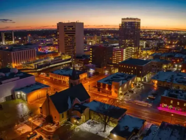 Hotels with Jacuzzi in North Dakota