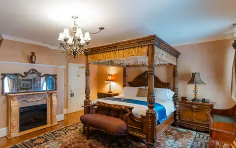 1840s Carrollton Inn