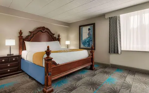 Days Hotel by Wyndham Allentown Airport / Lehigh Valley