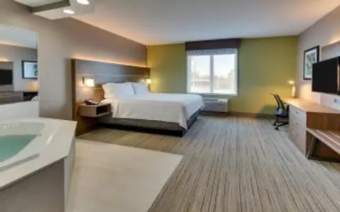 Holiday Inn Express & Suites Columbus at Northlake, an IHG hotel
