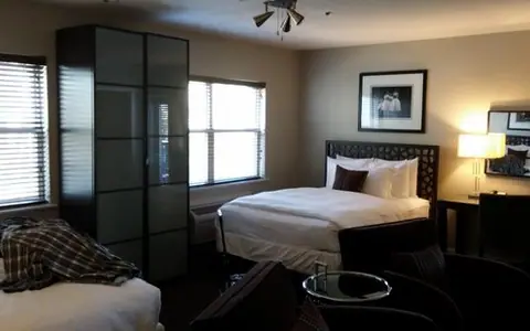 Eo Inn