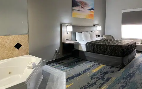 La Quinta Inn & Suites by Wyndham Tampa Central
