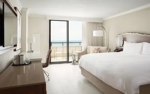 Fort Lauderdale Marriott Harbor Beach Resort & Spa