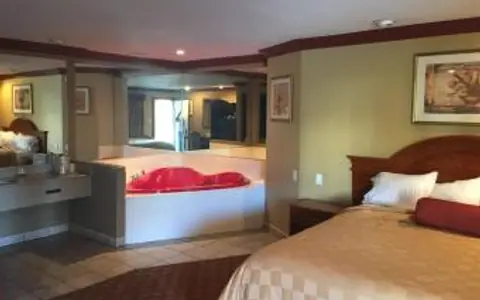 Riverside Hotel