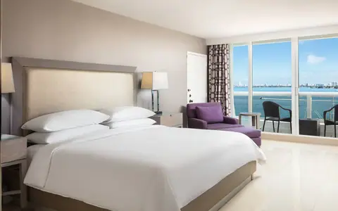 DoubleTree by Hilton Grand Hotel Biscayne Bay