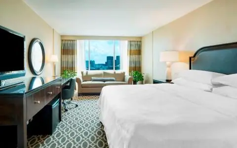 Courtland Grand Hotel
