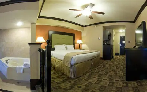Holiday Inn Express & Suites Columbia-Fort Jackson, an IHG hotel