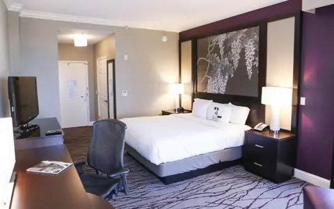 DoubleTree by Hilton Hotel Savannah Historic District