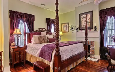Green Palm Inn