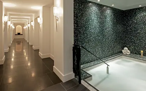 Waldorf Astoria Chicago