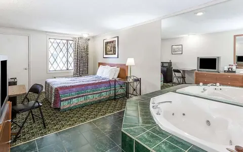Country Inn & Suites by Radisson, Kenosha, WI