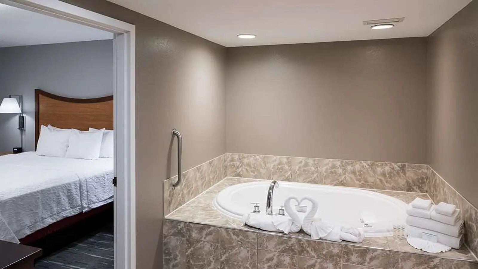 Hotels in Aurora, Illinois