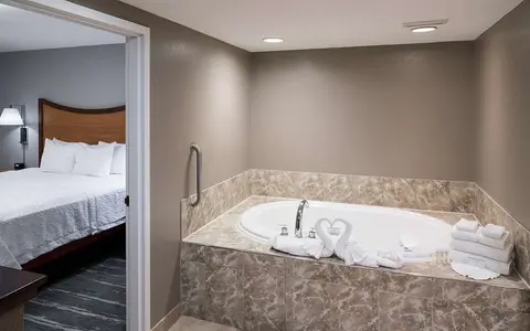 Hampton Inn & Suites Chicago/Aurora