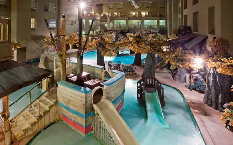 Holiday Inn & Suites Madison West, an IHG hotel