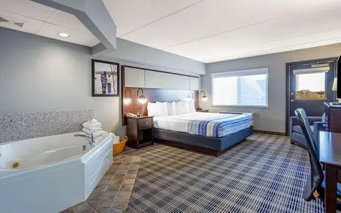 Madison Plaza Hotel