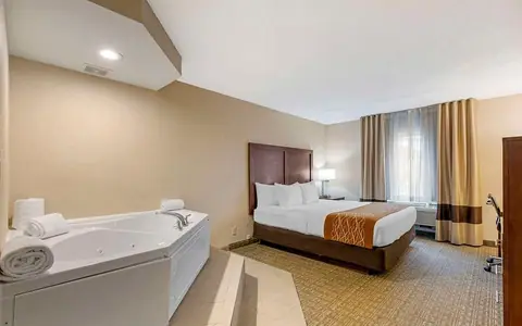 Comfort Suites St.Charles - St.Louis