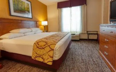 Drury Inn & Suites Indianapolis Northeast