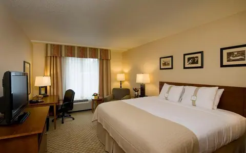 Holiday Inn Purdue - Fort Wayne, an IHG hotel