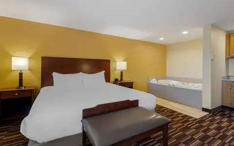 Best Western Falcon Plaza - Bowling Green
