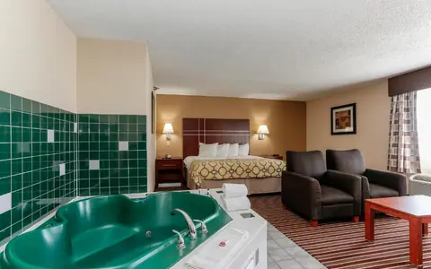 Baymont by Wyndham Bowling Green