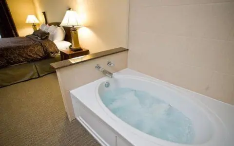 Hawthorn Suites By Wyndham Louisville East