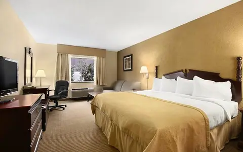 Ramada Plaza Louisville Hotel & Conference Center