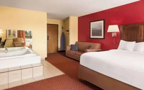 Baymont by Wyndham Cedar Rapids
