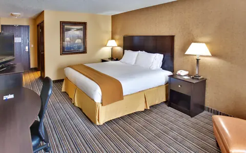 Holiday Inn Express & Suites Council Bluffs - Conv Ctr Area, an IHG hotel