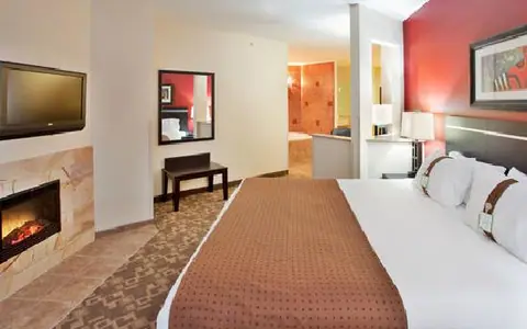 Holiday Inn Omaha Downtown - Waterpark, an IHG hotel