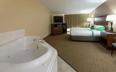 AmericInn by Wyndham Rochester Airport