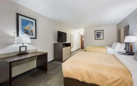 Quality Inn & Suites Huntsville Research Park Area