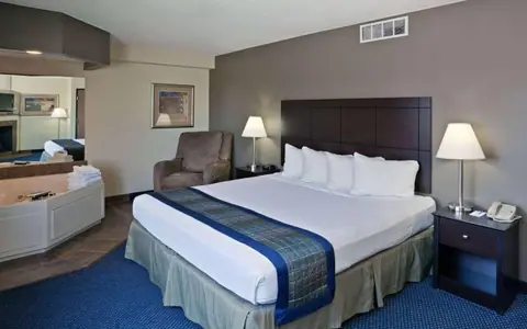 AmericInn by Wyndham Lincoln South