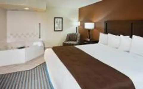 AmericInn by Wyndham Lincoln North