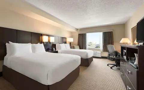 DoubleTree by Hilton Hotel Wichita Airport