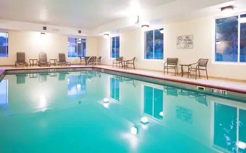 Holiday Inn Express & Suites Cincinnati SE Newport, an IHG hotel
