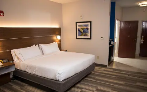 Holiday Inn Express & Suites Lexington-Downtown/University, an IHG hotel