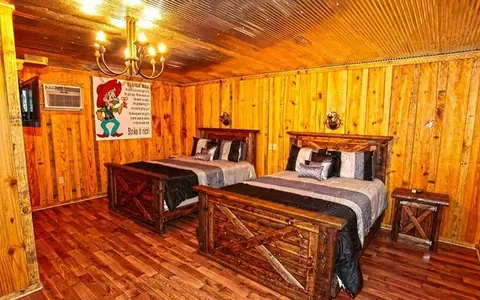 Diamonds Old West Cabins