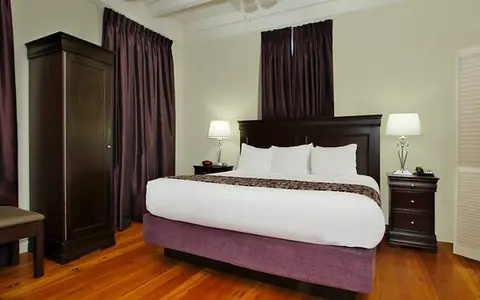 Lamothe House Hotel