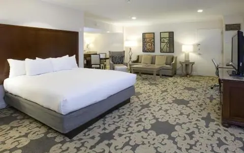 Hilton New Orleans Riverside