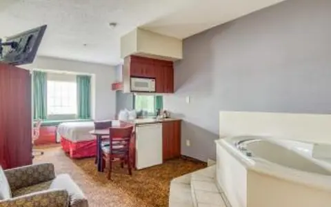 Drury Inn & Suites Baton Rouge