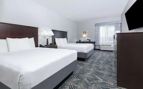 La Quinta Inn & Suites By Wyndham Tulsa Airpt / Expo Square