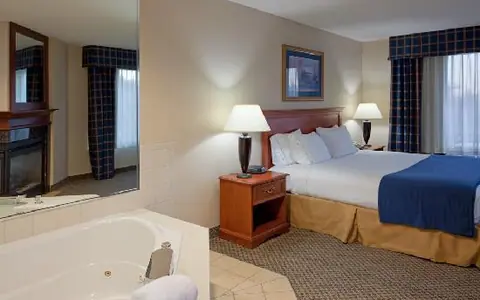 Holiday Inn Manchester Airport, an IHG hotel