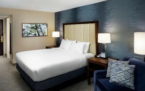 DoubleTree by Hilton Nashua