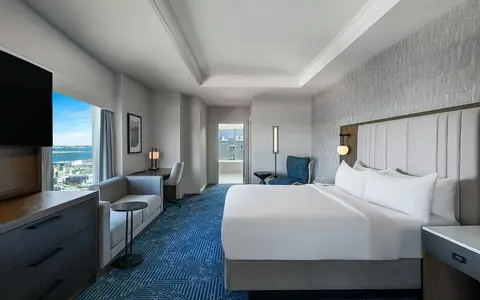 Renaissance Boston Seaport Hotel