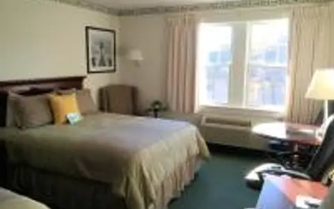 Camden Riverhouse Hotel and Inns