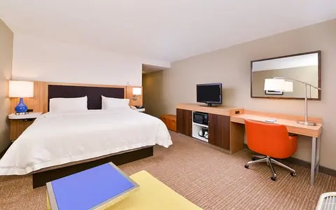 Hampton Inn & Suites Plymouth