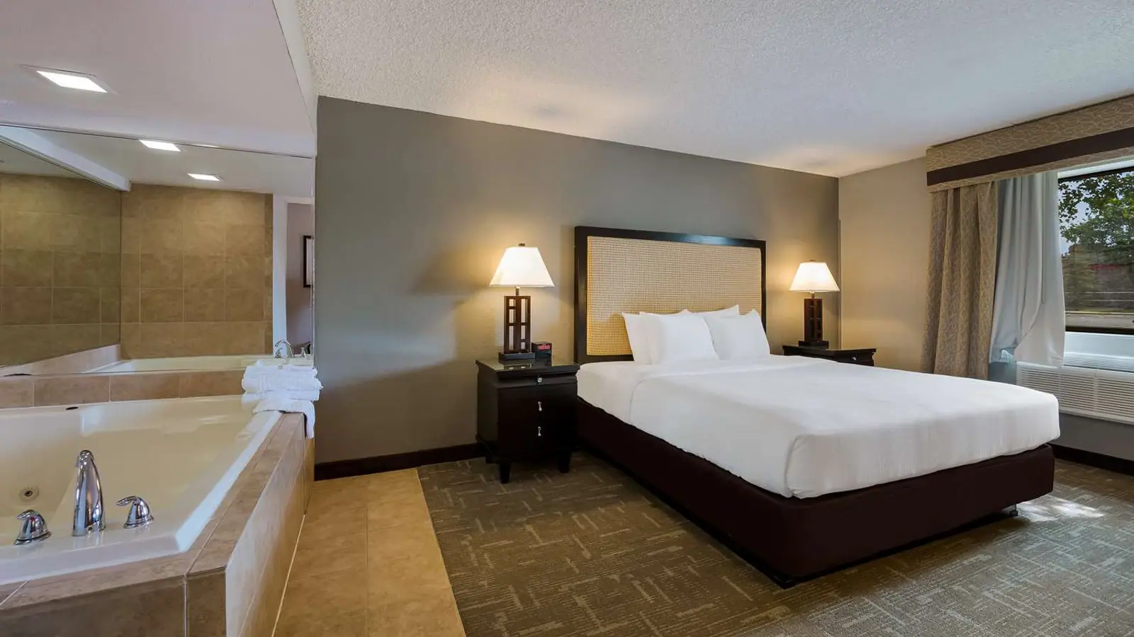 Hotels in Livonia, Michigan