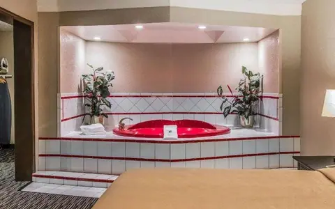 Quality Inn & Suites Banquet Center