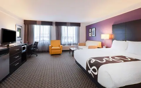 La Quinta Inn & Suites by Wyndham Detroit Utica